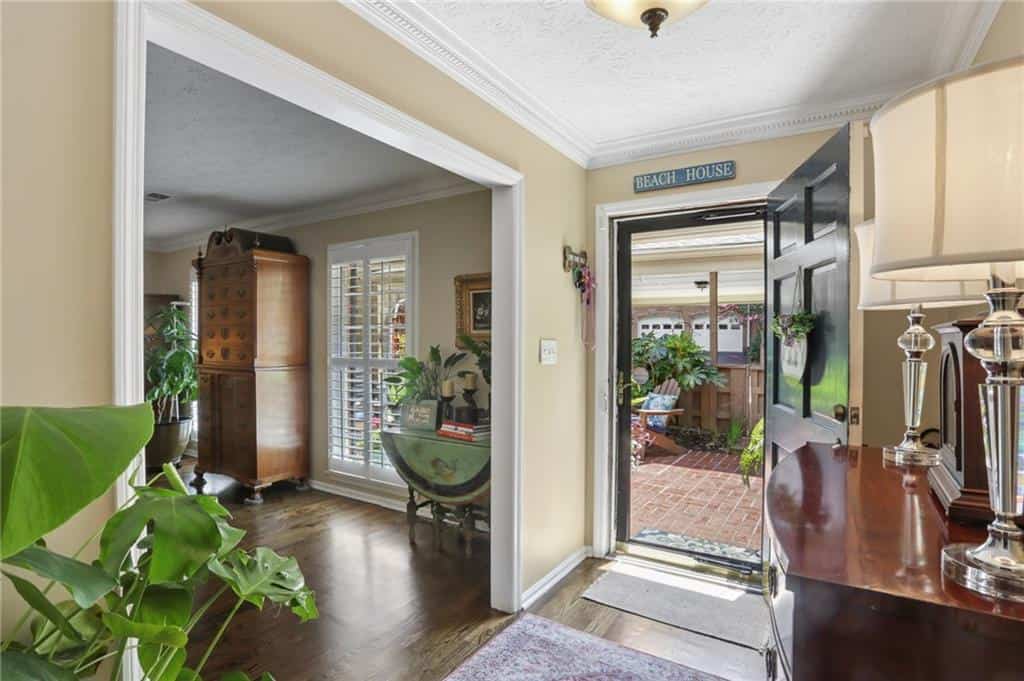 Listing photo 6