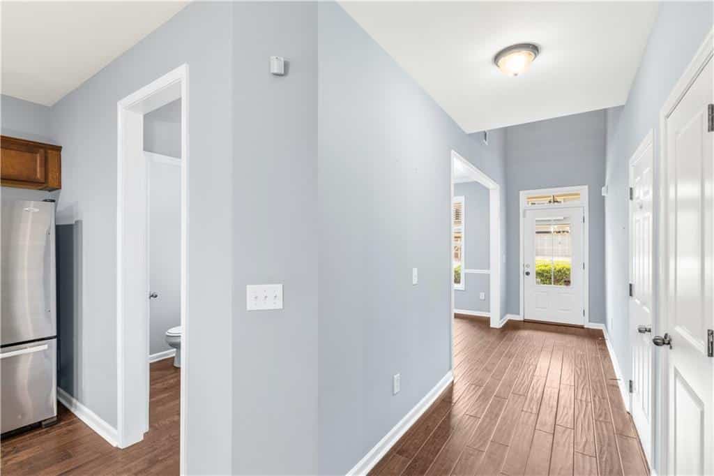 Listing photo 6