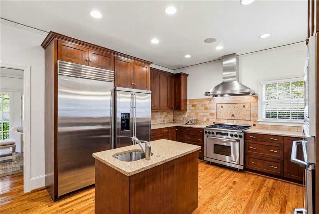 Listing photo 4