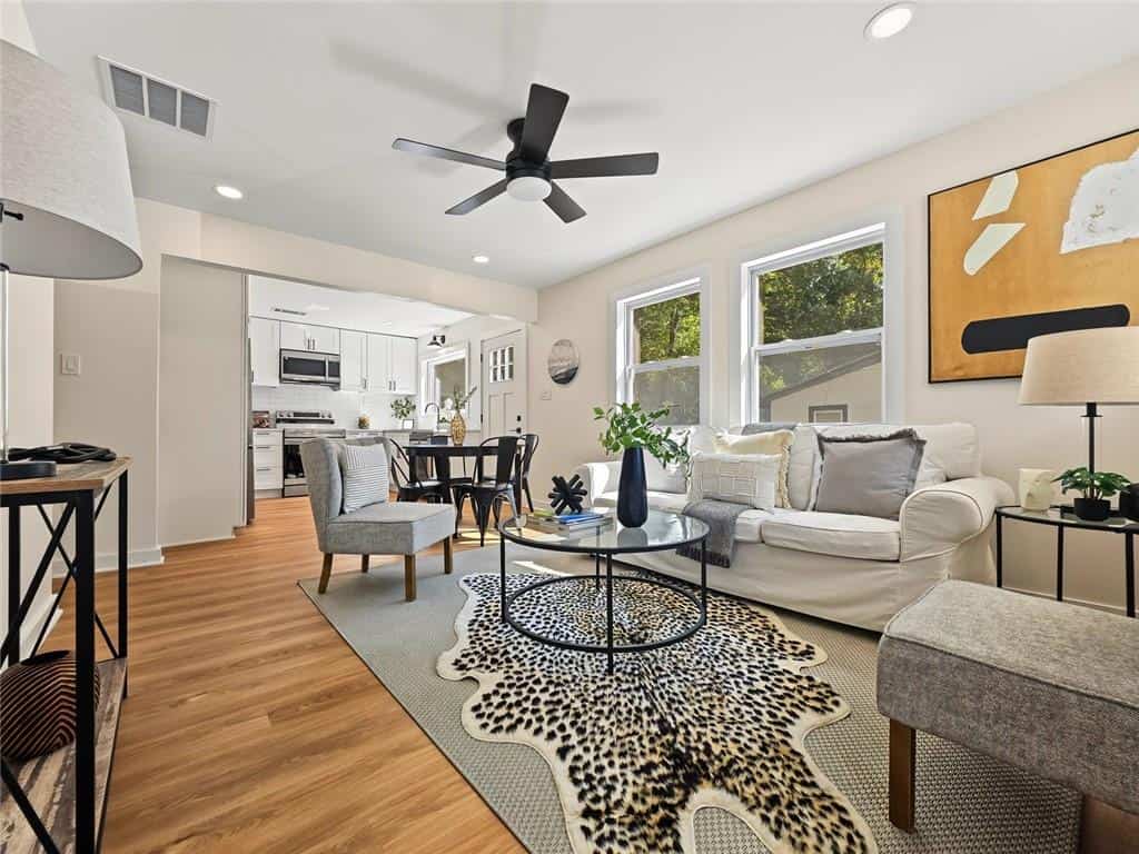 Listing photo 6