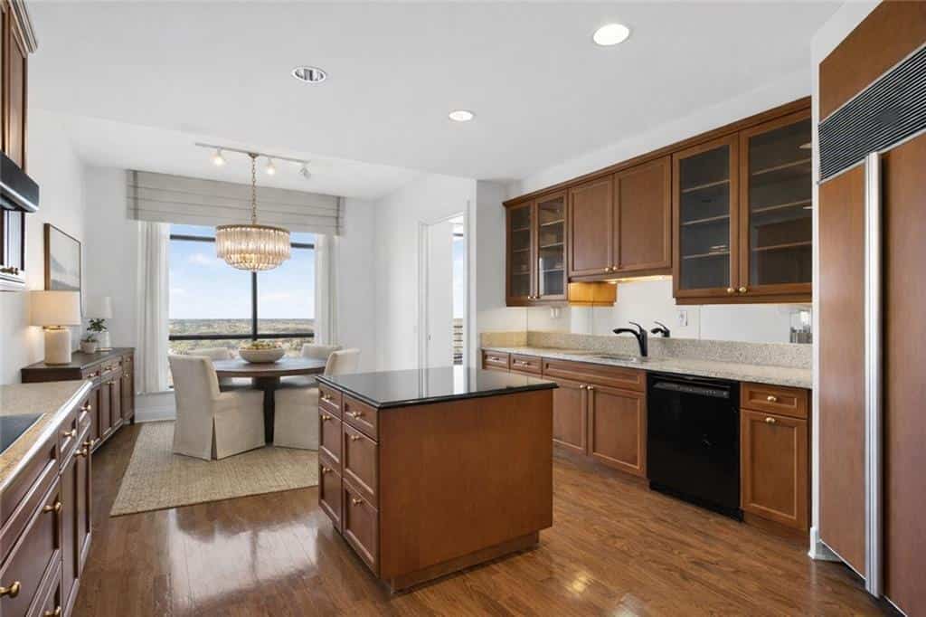 Listing photo 6