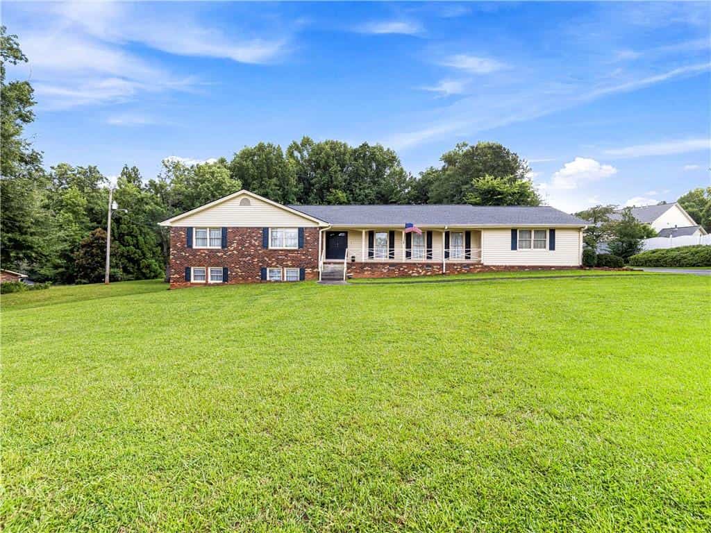 2405 Post Oak Tritt Road, Marietta, GA 30062