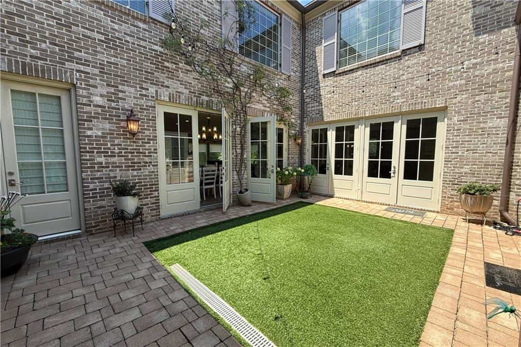Listing photo 6