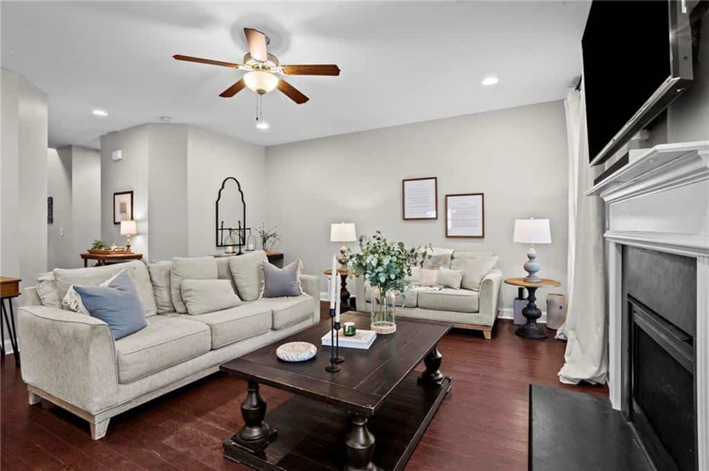 Listing photo 6
