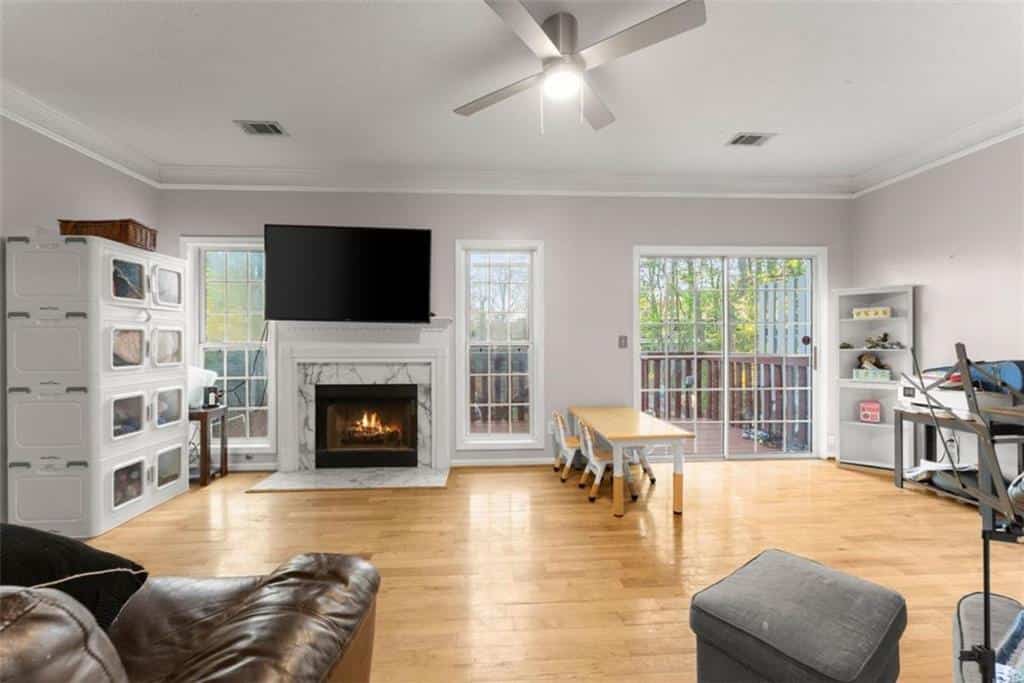 Listing photo 6