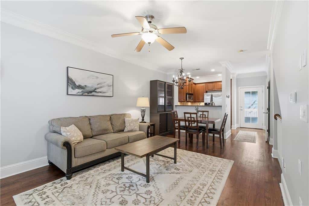 Listing photo 6