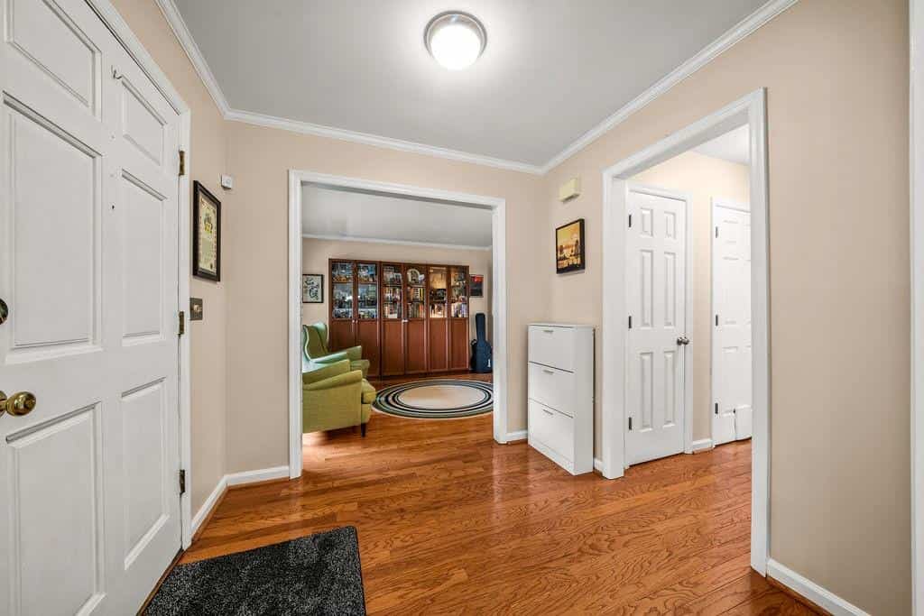 Listing photo 6