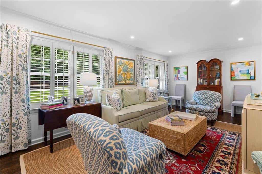 Listing photo 4