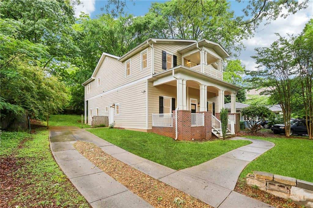 Listing photo 3