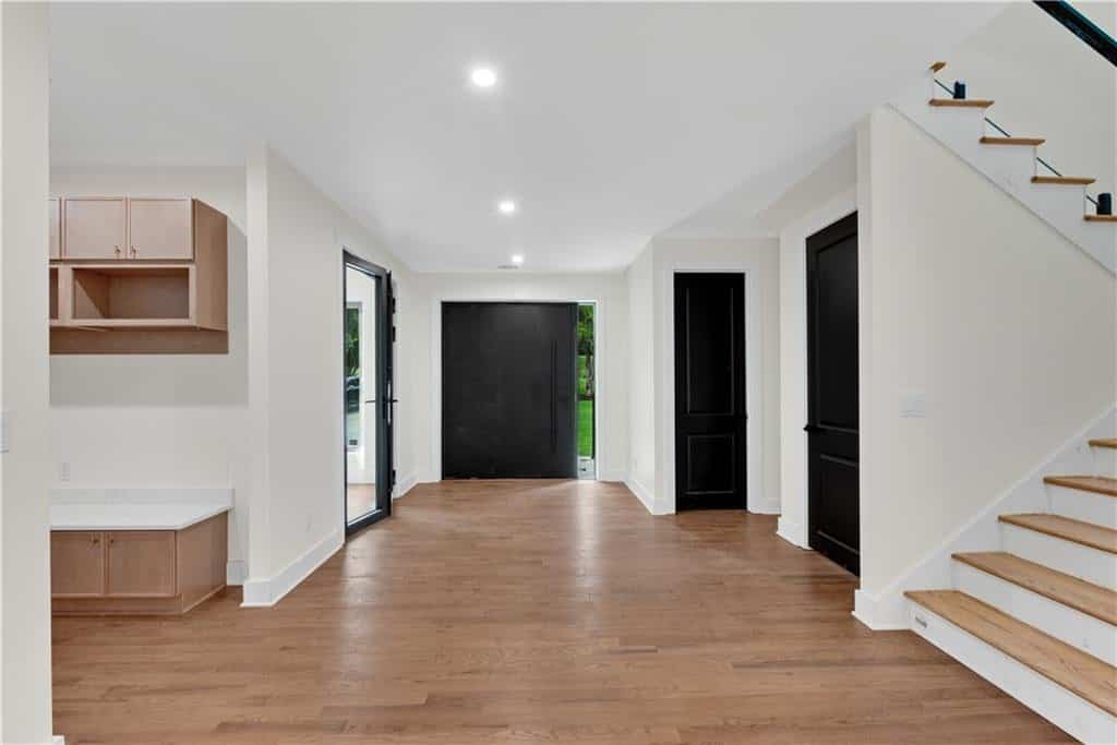 Listing photo 6