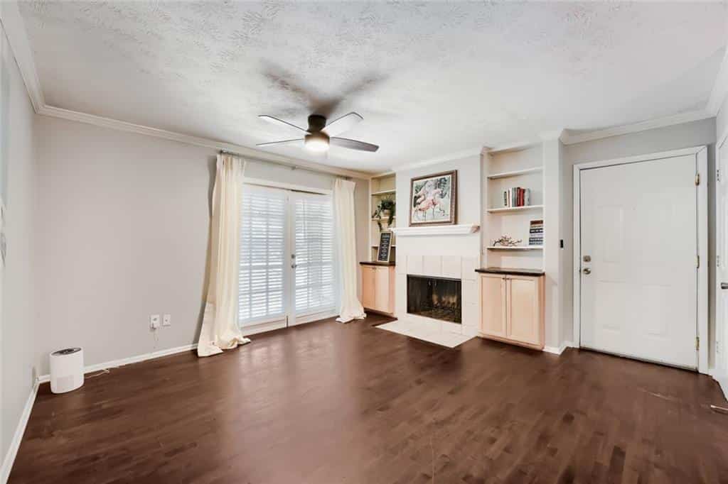 Listing photo 6