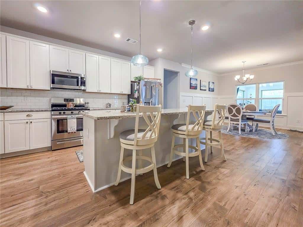 Listing photo 6