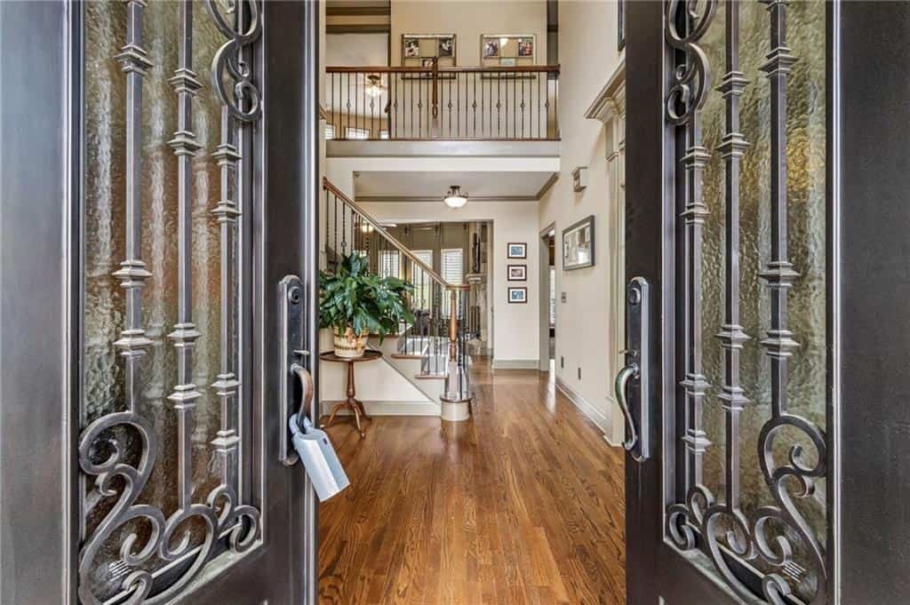 Listing photo 2
