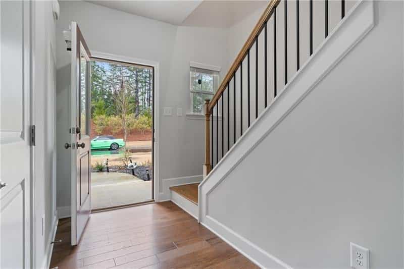 Listing photo 6