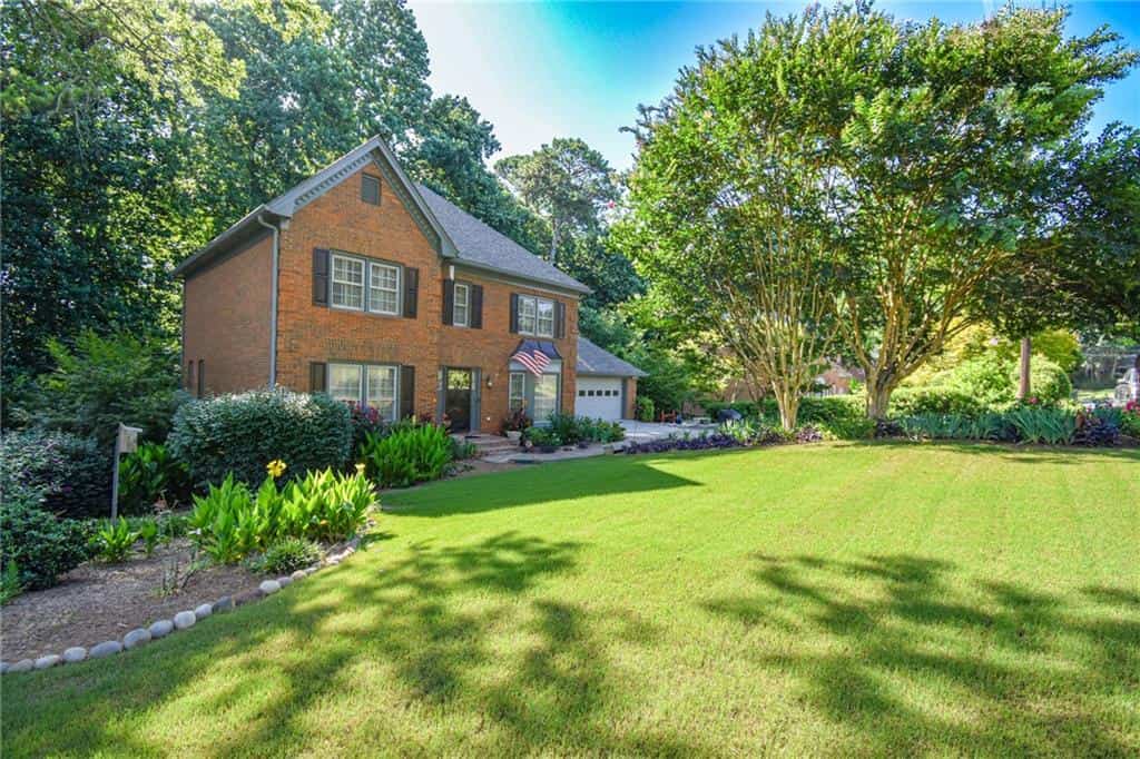 5245 Bowers Brook Drive SW, Lilburn, GA 30047
