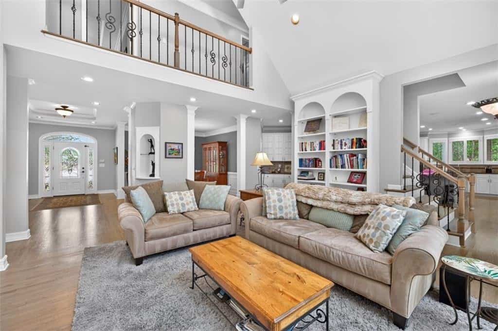 Listing photo 3