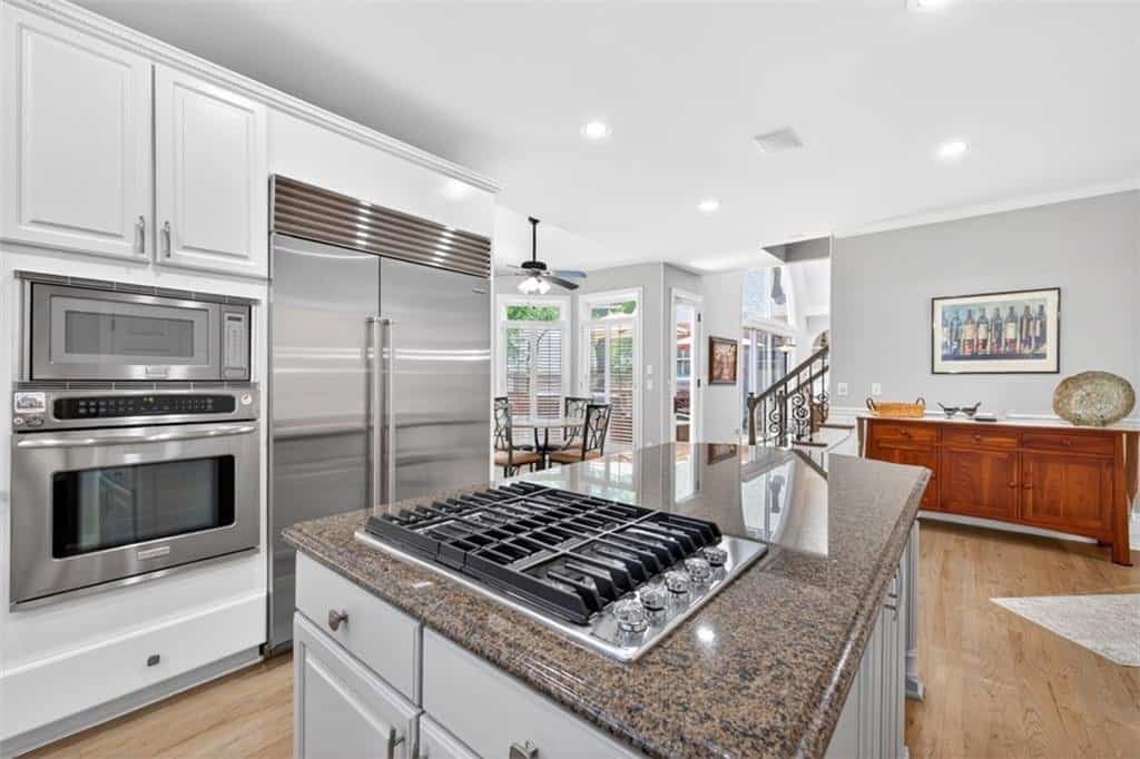 Listing photo 4