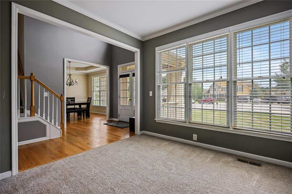 Listing photo 6