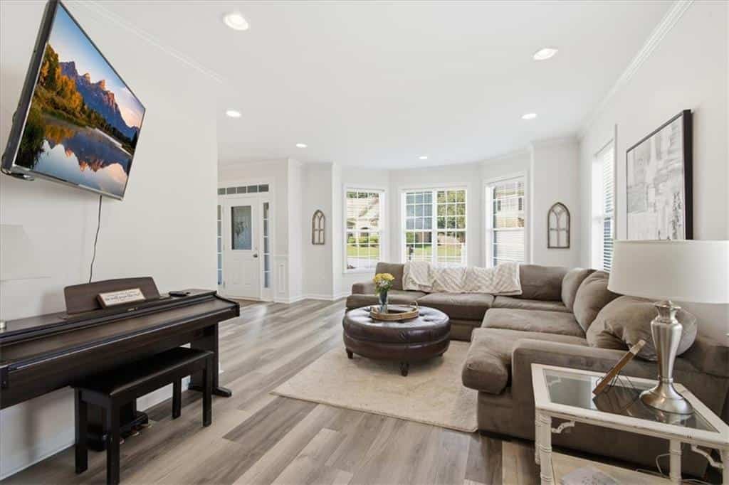 Listing photo 6