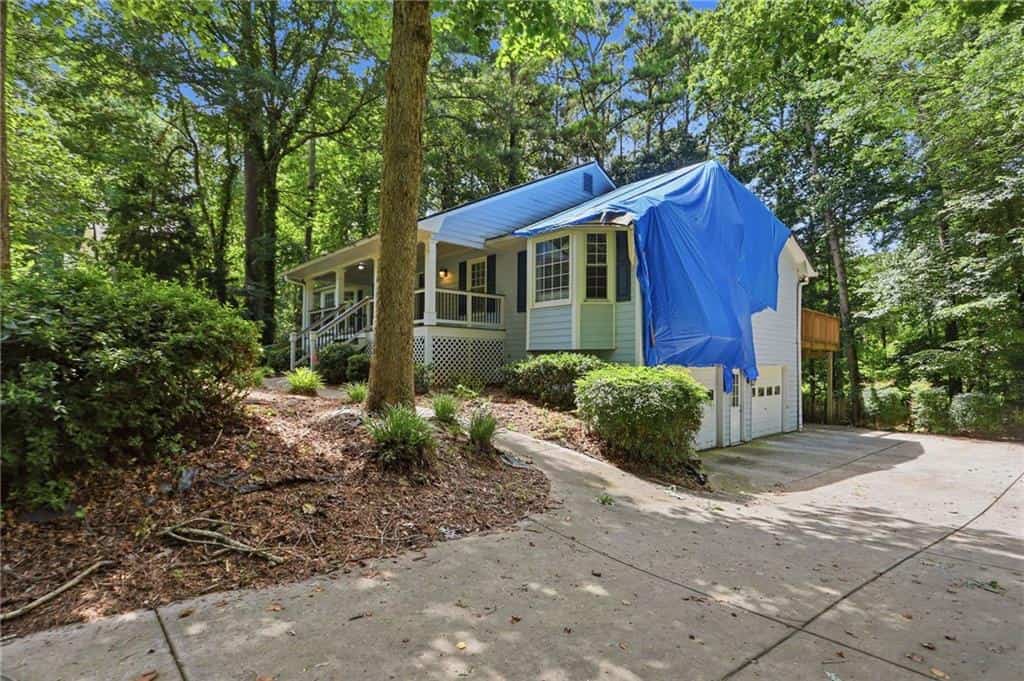 Listing photo 2