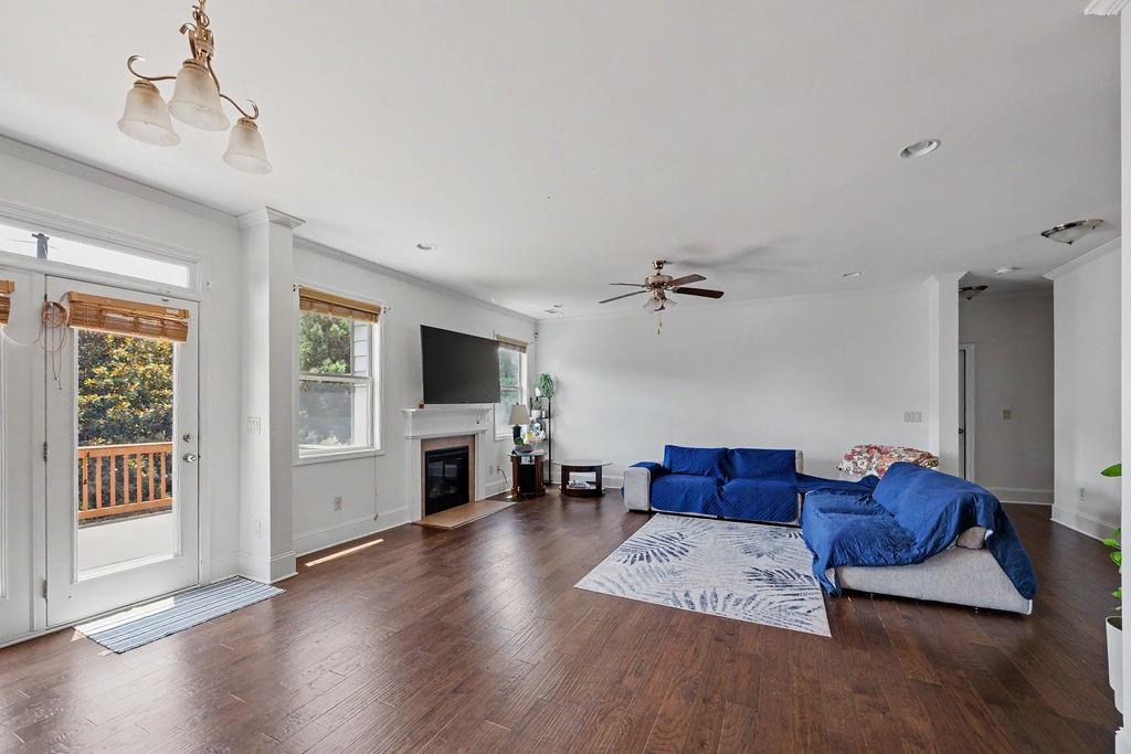 Listing photo 6
