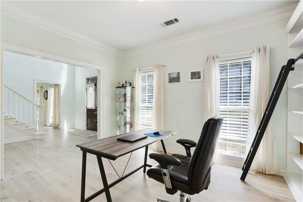 Listing photo 6