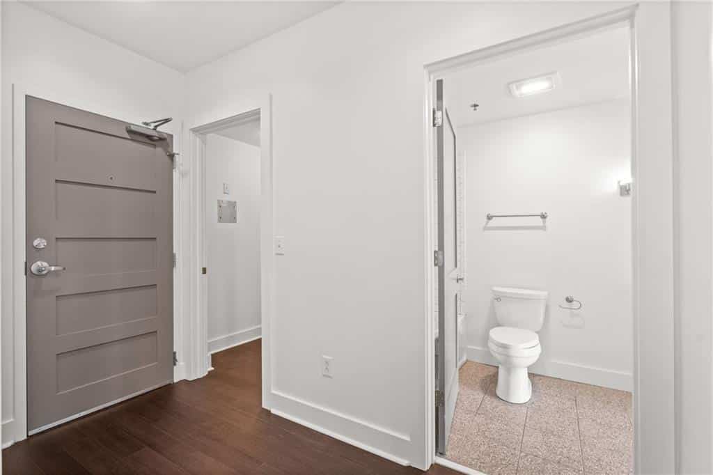 Listing photo 6
