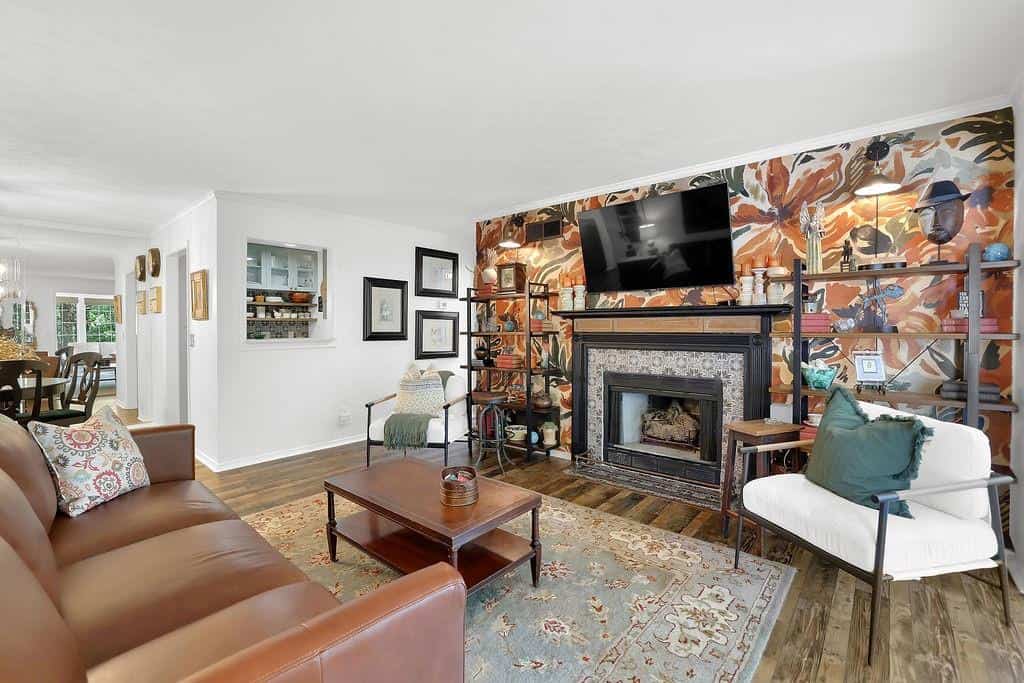 Listing photo 6