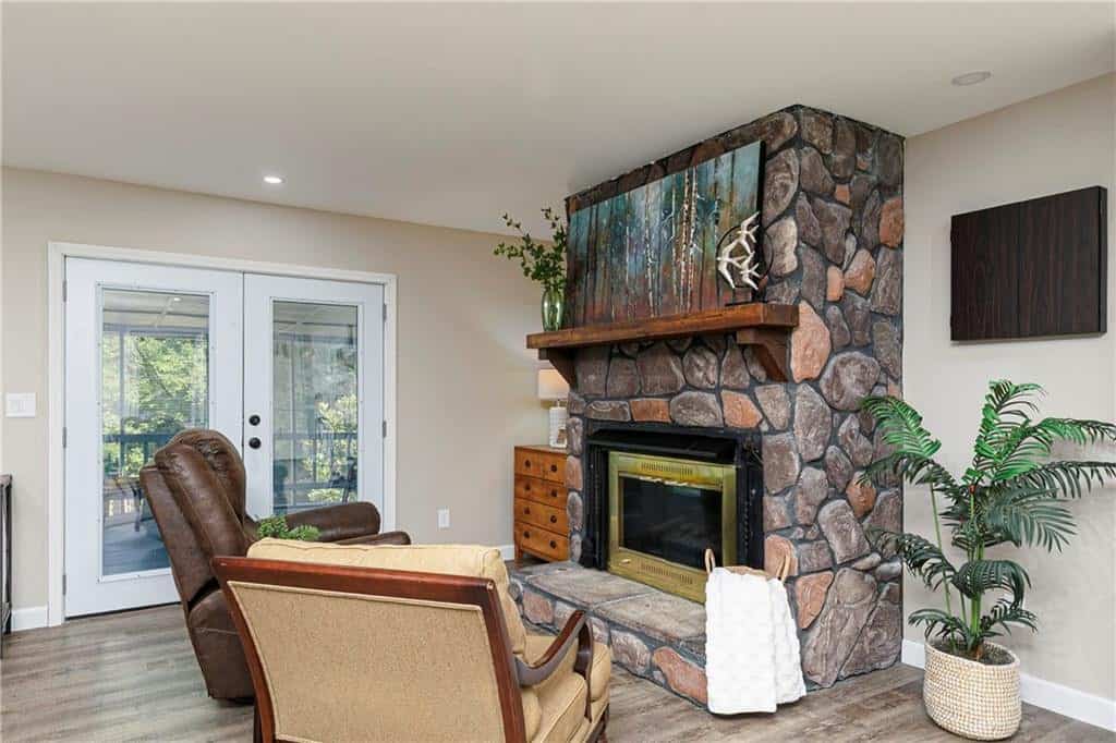 Listing photo 6