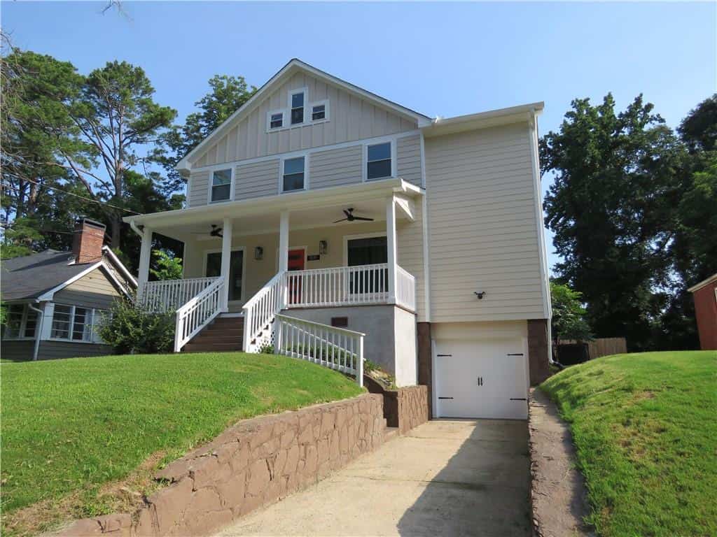 Listing photo 3