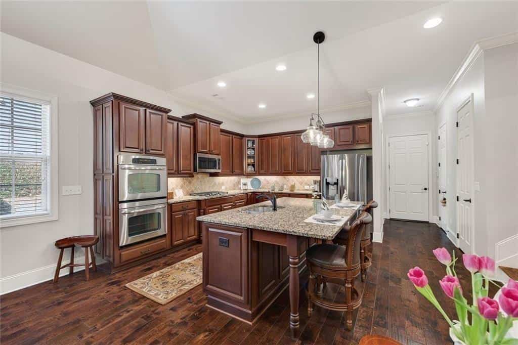 Listing photo 6