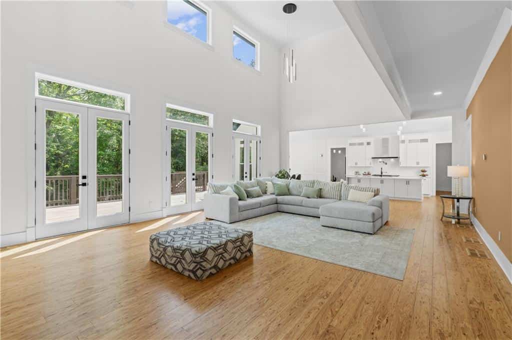 Listing photo 6