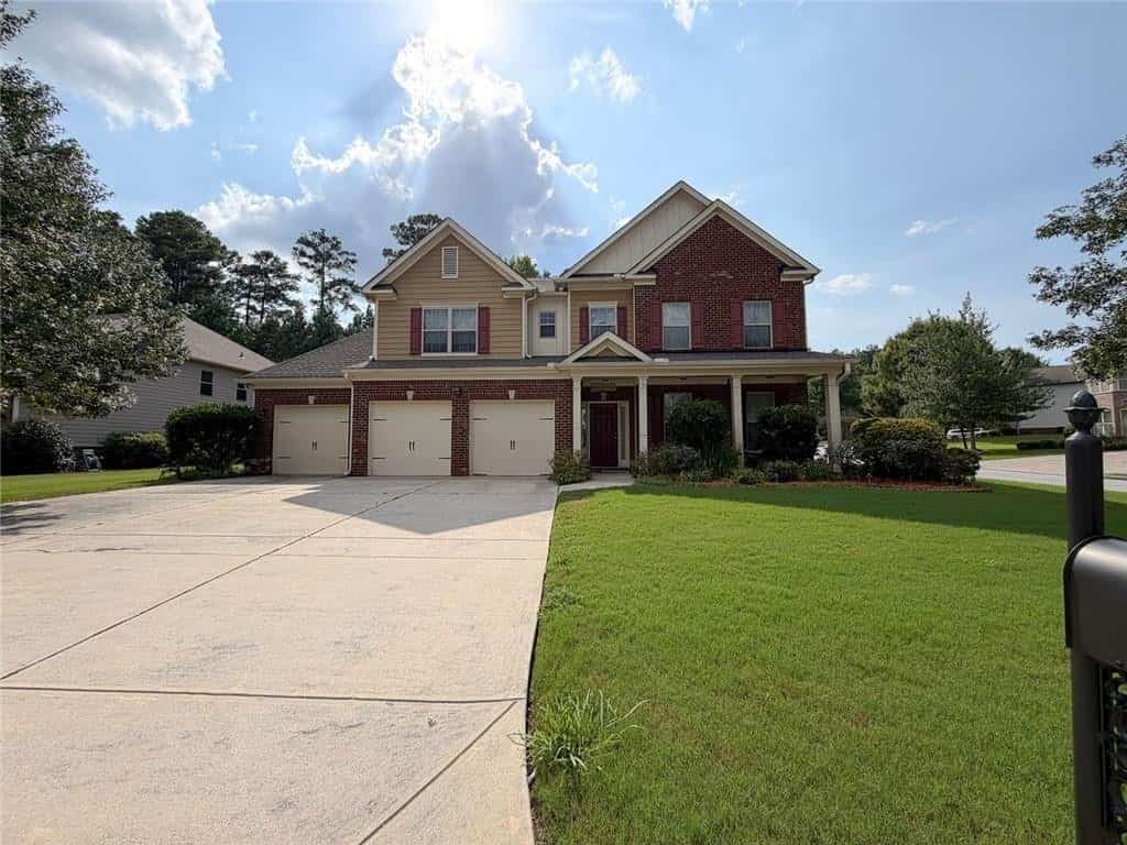 Listing photo 2