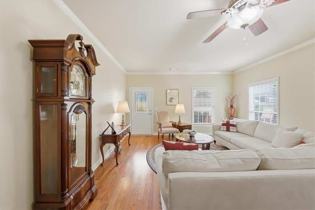 Listing photo 6