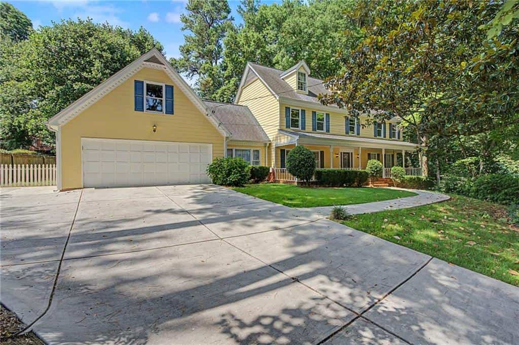 Listing photo 2