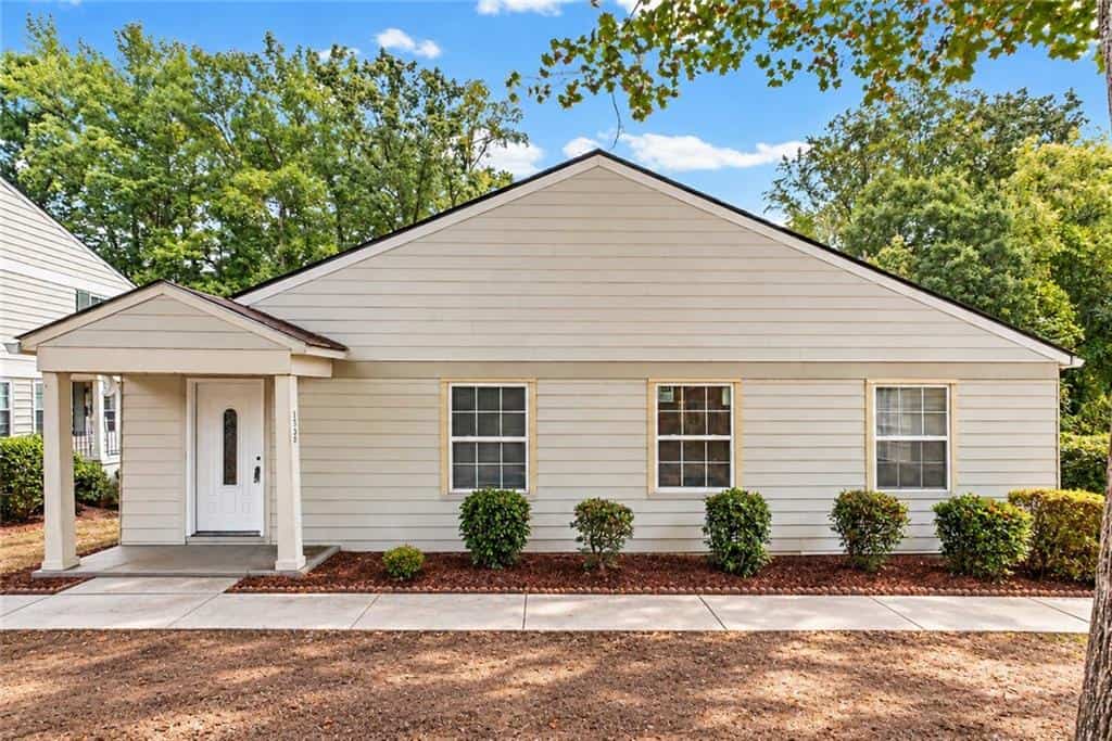 1330 Surrey Lane SW, Marietta, GA 30008