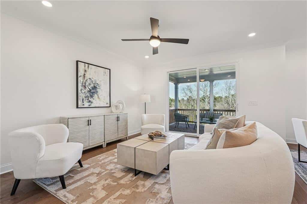 Listing photo 6