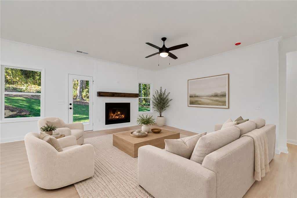 Listing photo 6