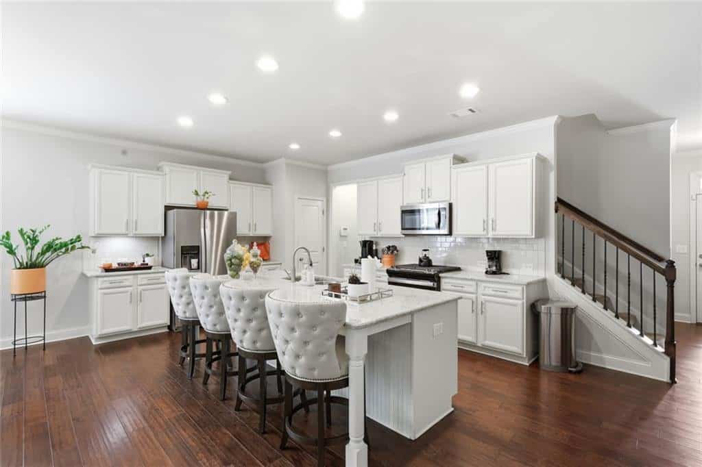 Listing photo 6