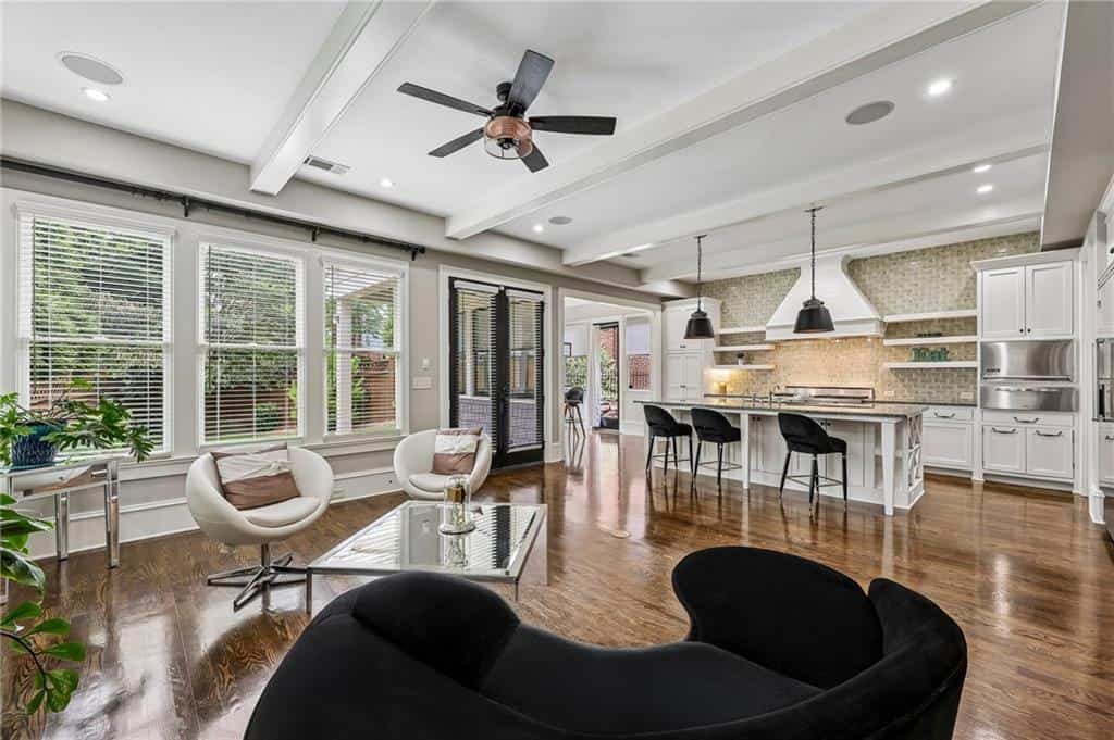 Listing photo 6