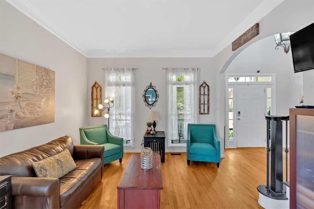 Listing photo 3