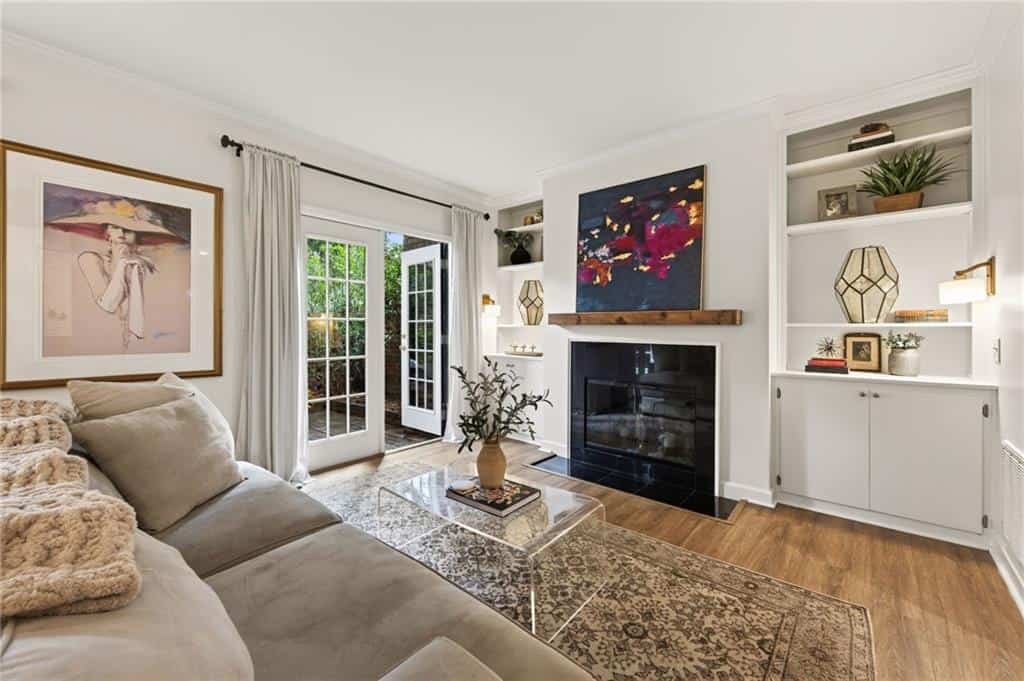 Listing photo 2