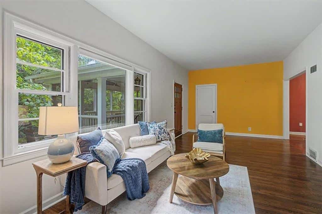 Listing photo 6