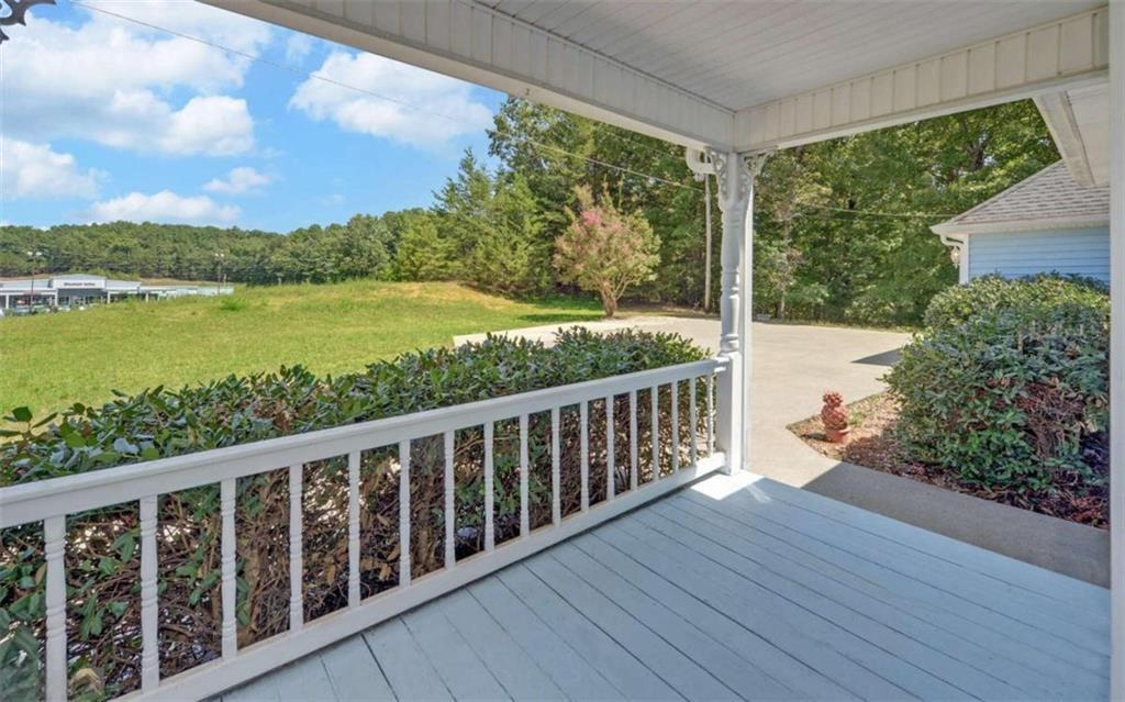 Listing photo 6