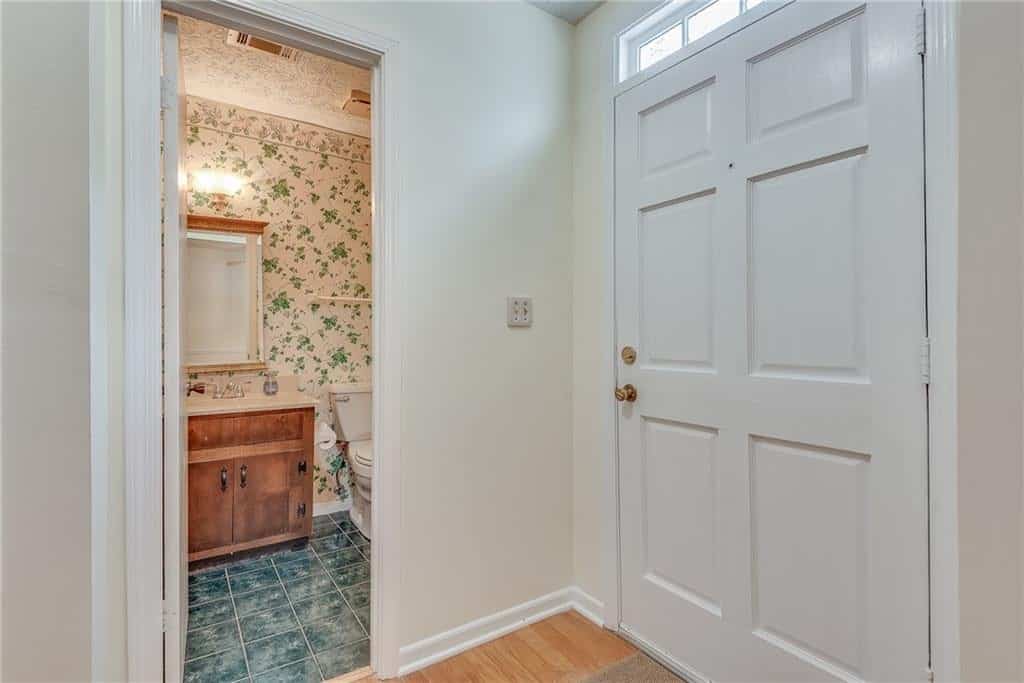 Listing photo 6