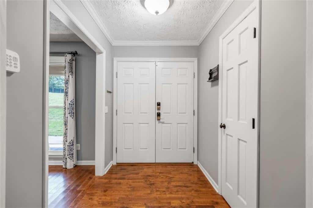 Listing photo 6