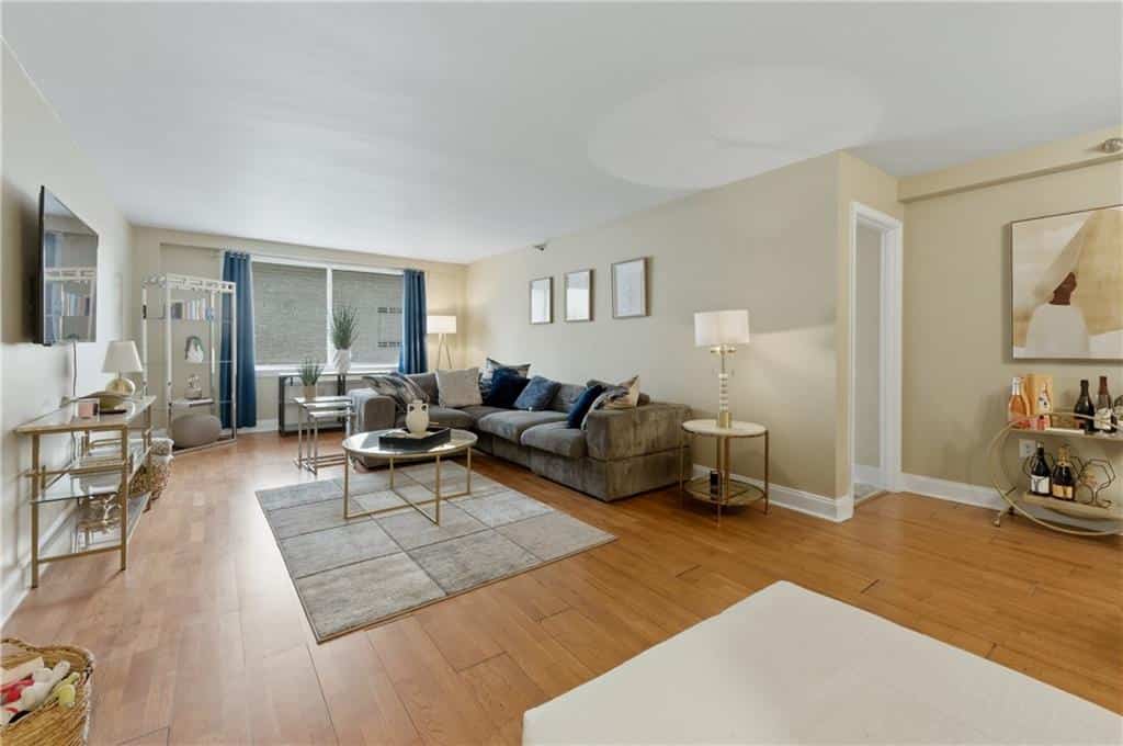 Listing photo 6