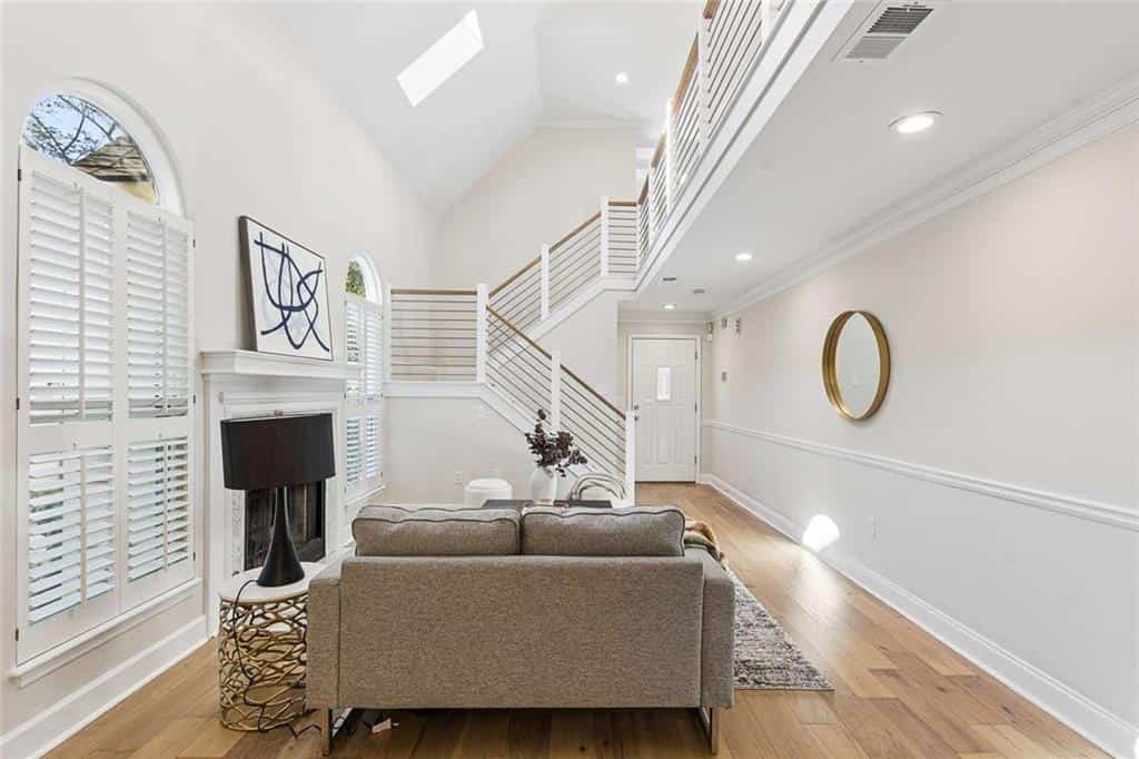 Listing photo 6