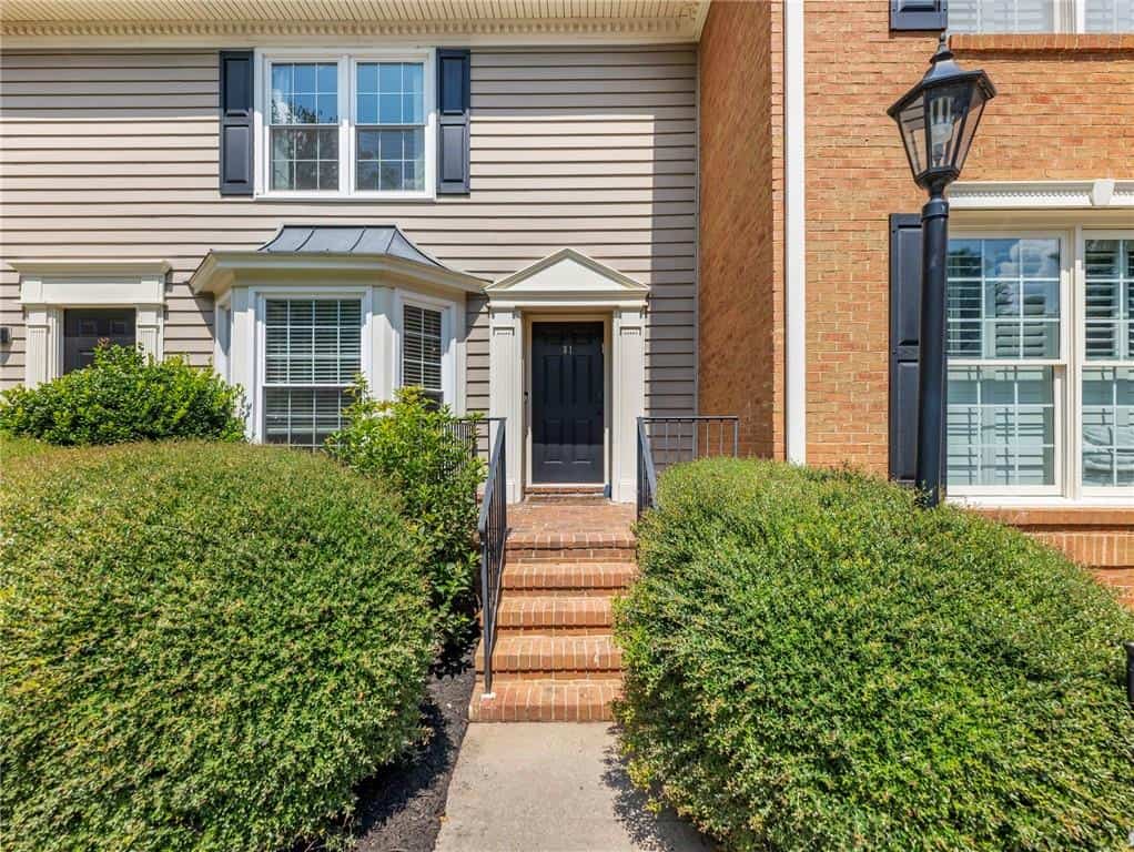 81 Mount Vernon Circle, Sandy Springs, GA 30338