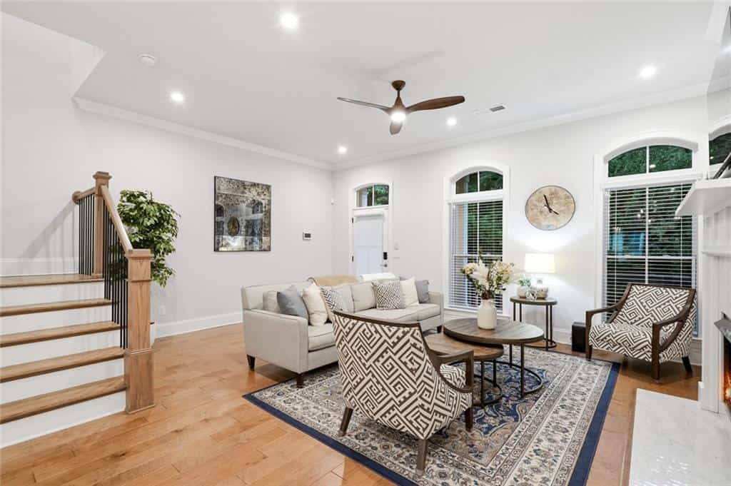 Listing photo 6